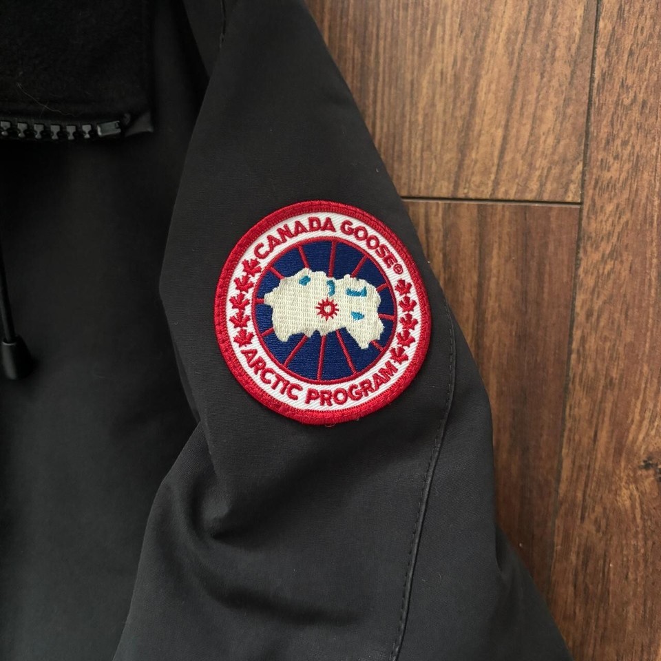 Canada Goose women’s Victoria parka winter coat size medium