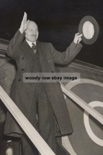 mm874 - UK Primeminister Clement Attlee off to USA 1945 - print 6x4
