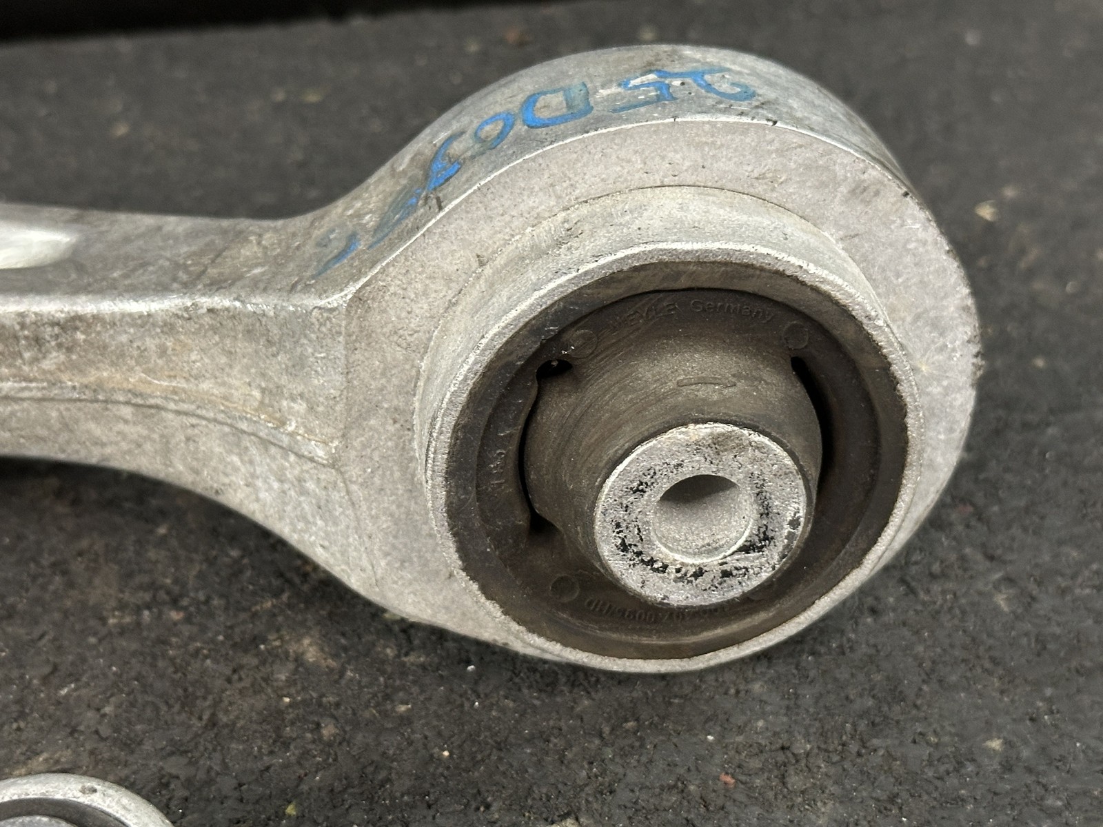 2004 BENTLEY CONTINENTAL GT FRONT LEFT DRIVER LH LOWER CONTROL ARM 1160500044
