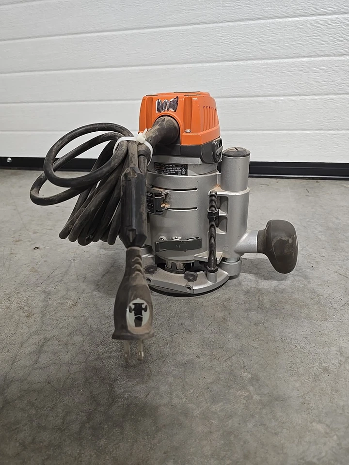 Router Ridgid R29001 con base R29201 Foto 2 de 4