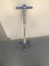 Sport Pogo Stick Rubber Base Non-slip Footpads Easy Grip Handle - 36kg limit.