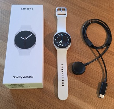 Samsung Galaxy Watch8 (40 mm, BT) Silver mit 13 Monaten Garantie