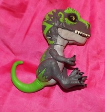 T Rex Dinosaur WowWee Fingerlings Untamed Raptor Tracker Green Interactive 2017