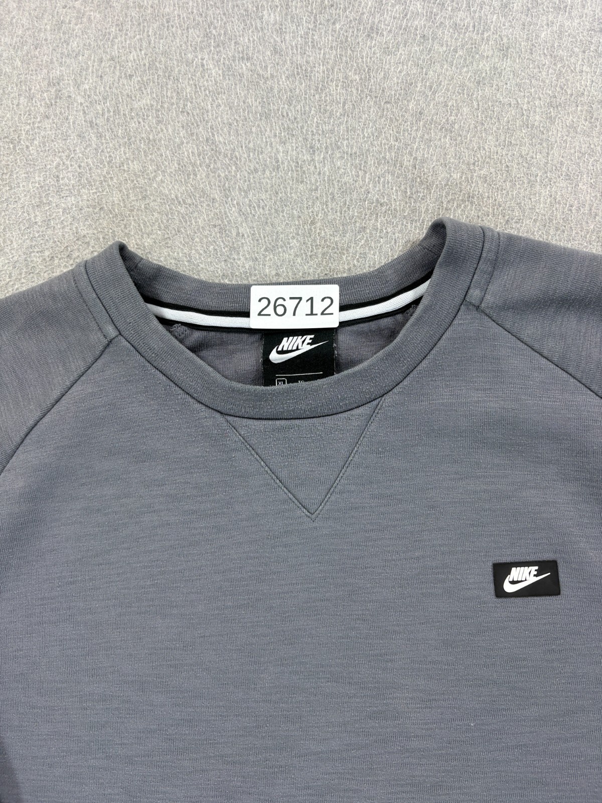 Nike Classic Solid Midweight Stitched Logo Crew S… - image 4