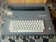 Smith Corona Deville 450 Portable Electric Typewriter and Cover Tested Works thumbnail