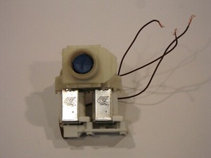 Magnetventil Ventil Zulaufventil 9000047098 Waschmaschine Siemens XL1442