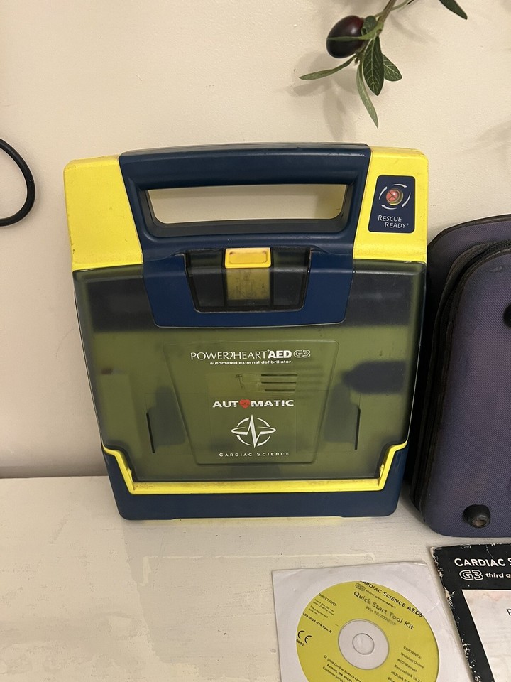 CARDIAC SCIENCE POWERHEART AED G3 W/Spare Electrodes Pouch Good