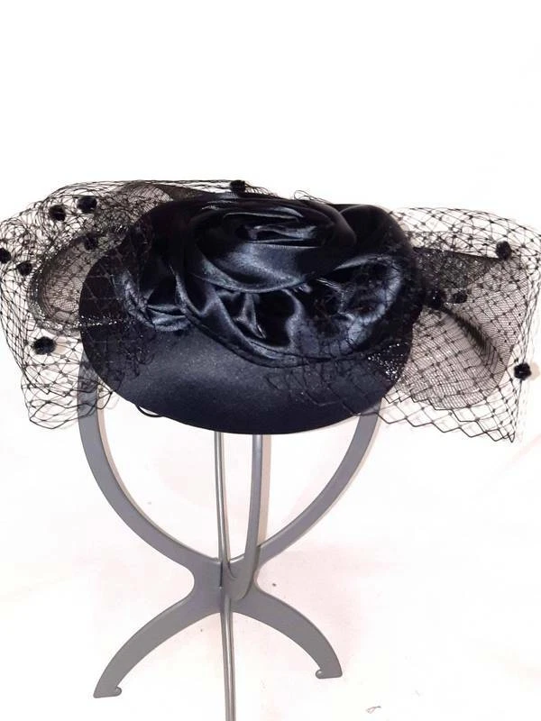 CAPPELLO BUSTINA CON VELETTA COMPLIT ART.0457 - Immagine 4 di 4