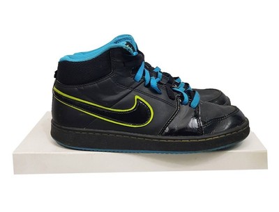 bright nike trainers womens