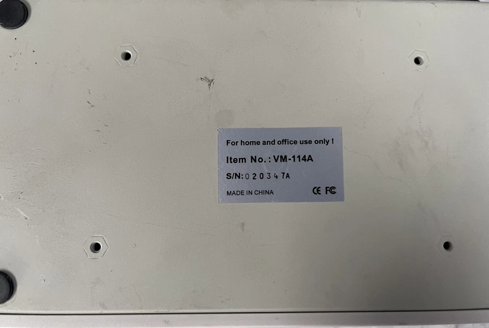 Fully Tested VGA Multiplier VM-114A 1x4 OUTPUT VGA Splitter (2048x1536 at 60 Hz) - Image 4 of 4