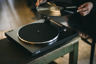 Rekkord Audio F100 Fully Automatic Turntable