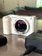 Sony Alpha ZV-E1 Mirrorless Camera Body White 20-29.9MP charger/battery