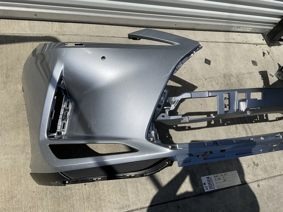 Cubierta del parachoques delantero OEM Lexus RX RX350 RX450H 2020 2021 Foto 2 de 4