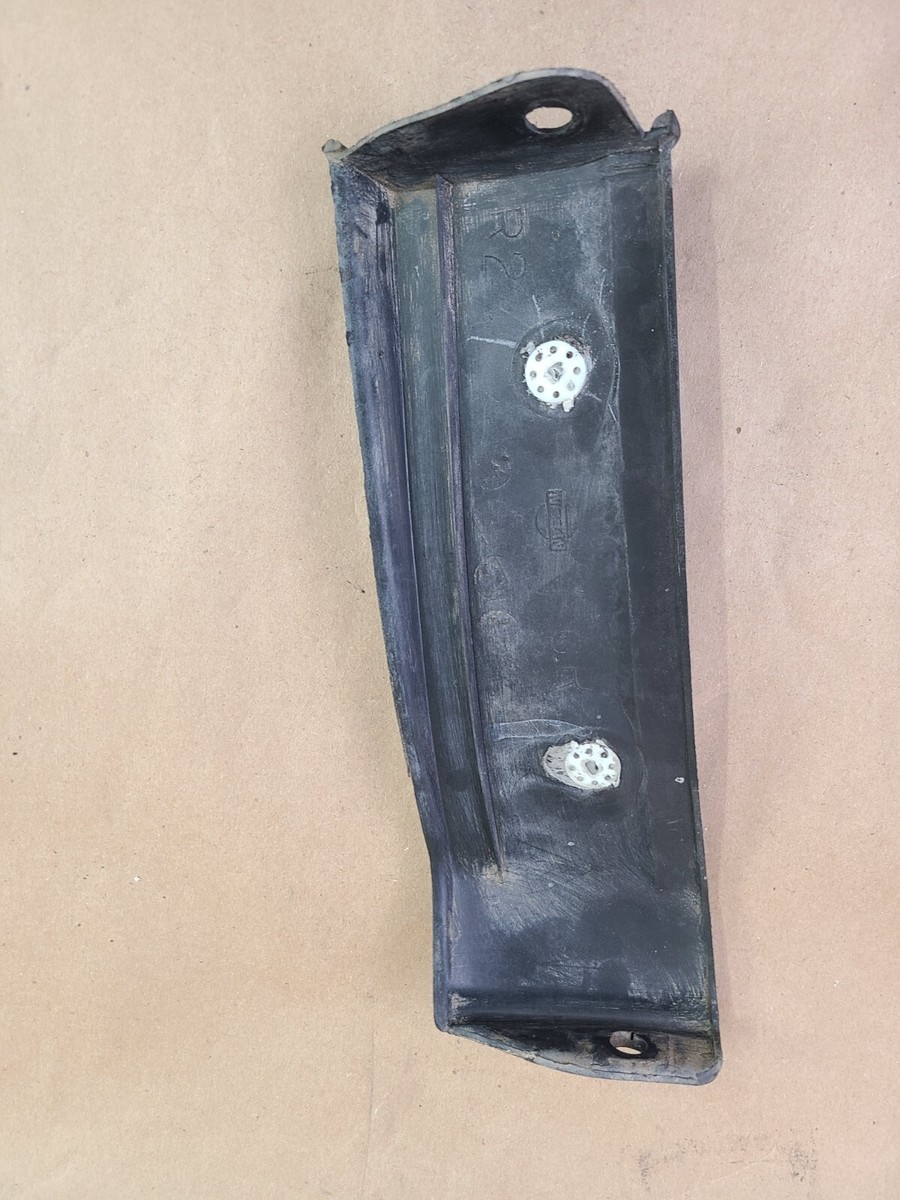 1987 1988 1989 Genuine Nissan Z31 300ZX Front Bumper Right Bottom