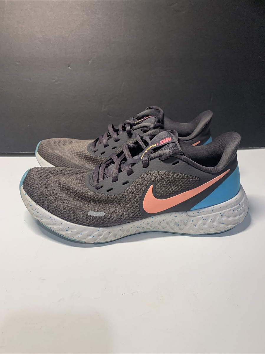 nike revolution 5 grey pink