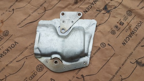 VW Golf VII Facelift 1,5 TSI 110KW Hitzeschutzblech Abgaskrümmer 05E253041D