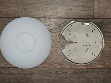 Ubiquiti Networks UniFi U6-PRO Wireless Access Point with Mounting Bracket