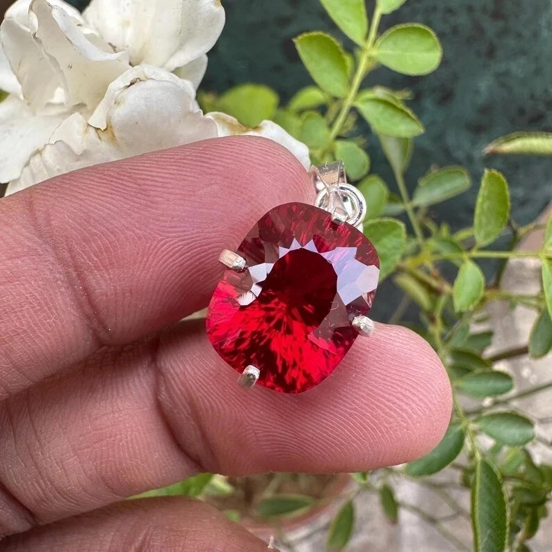 Сертифицированный кулон из чистого серебра 925 пробы с натуральным красным рубином россыпью 30 карат - Изображение 4 из 4
