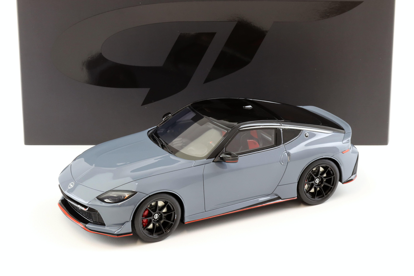 PRÉ-VENDA *** Nissan Z Nismo 2024 1:18 GT Spirit Cinza - 18 anos! Loja