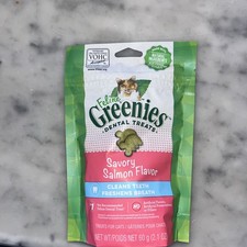 Greenies Feline Adult Natural Dental Care Cat Treats, Savory Salmon Flavor, 2.1