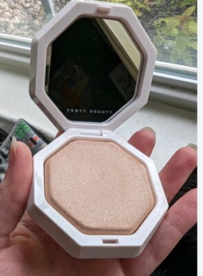 Gently Pretty Purls Demi Glow Highlighter