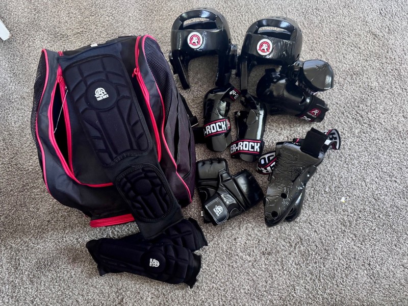 Tiger Rock Martial Arts Sparring Protective Gear & Bag Helmet, Foot, Hand Pads