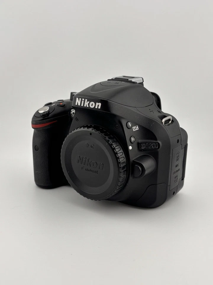 Nikon D5200, photo 2 of 5
