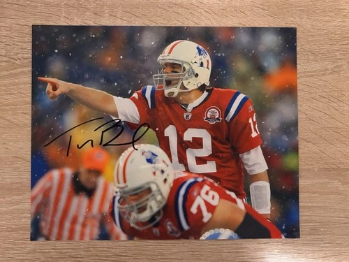 Tom Brady Signed 8x10 Photo with COA