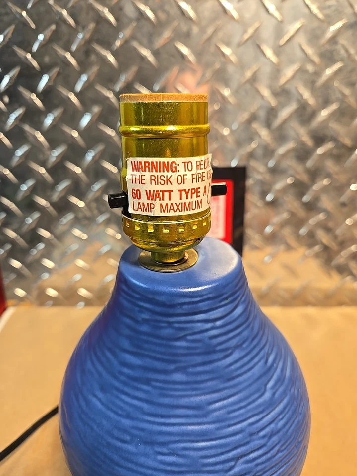 Lámpara de cerámica rara Disney "El Rey León" con pantalla que brilla en la oscuridad Foto 4 de 4