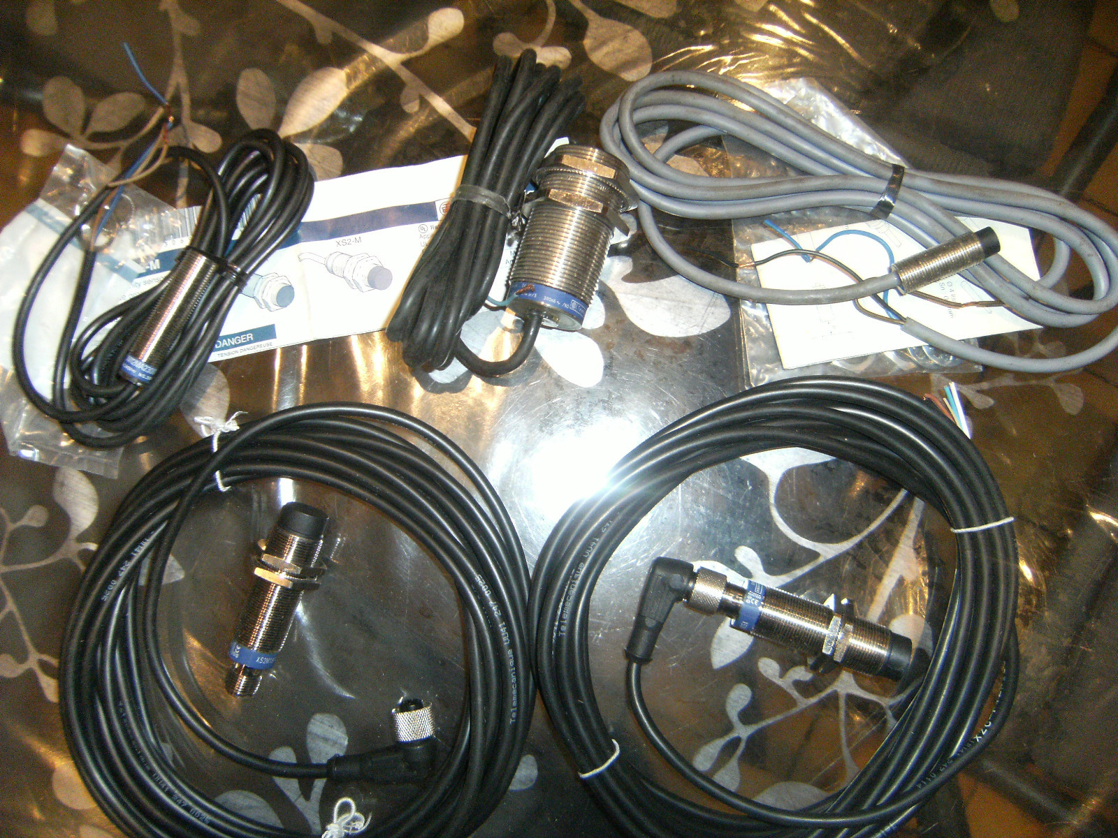 Détecteurs inductifs Télémécanique cylindriques capteur de proximité PNP NO M30