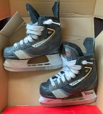 CCM U 08 Youth Hockey Skates size 12