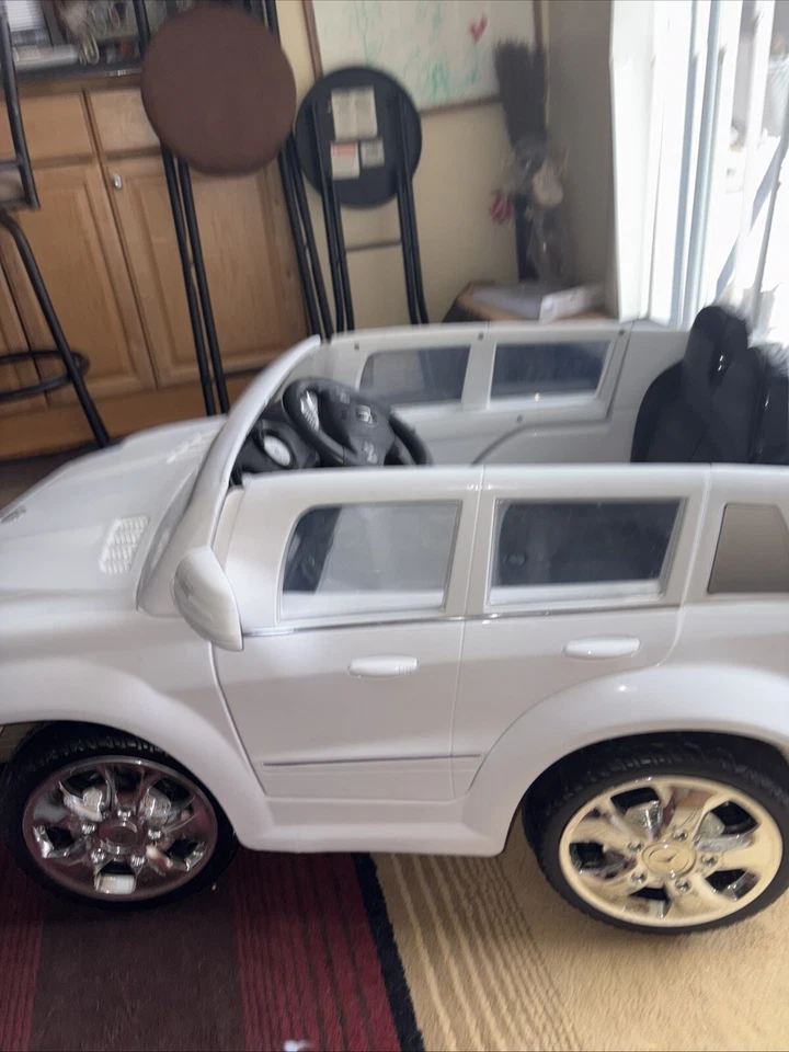 mercedes benz Little Kid Car Drivable 6V - Image 3 of 4