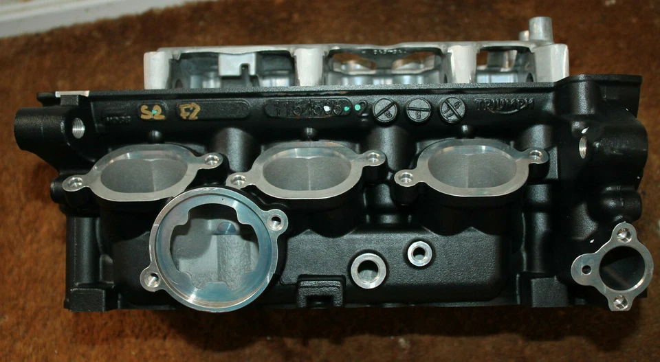 Triumph T1154500 CYL HEAD, 3 CYL,M/C,SAI,BLACK - New — 第 2/4 张图片