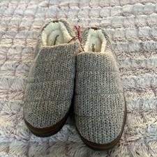 Dear Foam Memory Foam Men's slippers size large. New