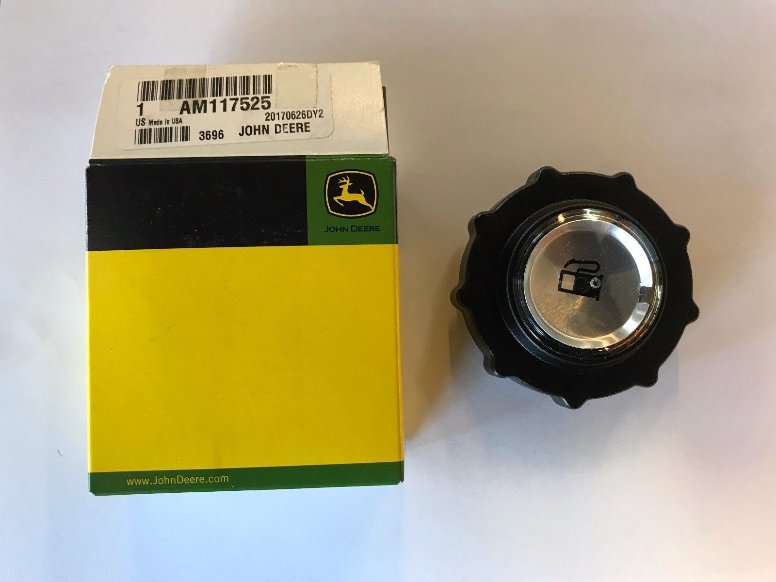 Genuine John Deere Fuel Tank Cap AM117525 130 160 165 170 175 180 185
