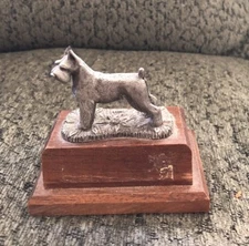 Vintage gorgeous Silver Mini Schnauzer Metal Dog Figurine Trophy Collectible