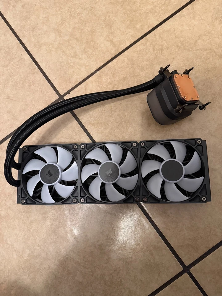 CORSAIR iCUE Link Titan 360 RX LCD Liquid CPU Cooler 360mm AIO–Black *READ DESC* - Image 3 of 4