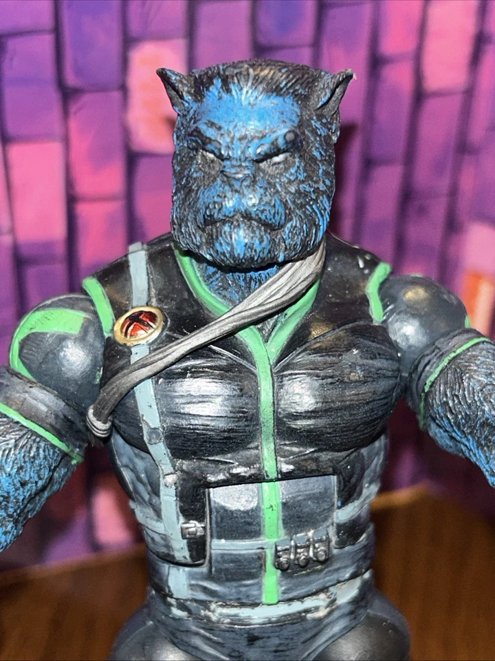 2005 Marvel Legends X-MEN Classics Cat Face Beast Stealth ToyBiz - Imagem 2 de 4
