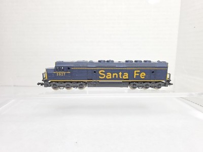 N Scale Lima Santa Fe ATSF 3927 SD-75 Diesel Locomotive Runs Read Description 