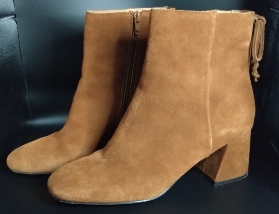 Woman's Size 9.5 Brown Suede Corso Como Block Heel Zip Ankle Boots