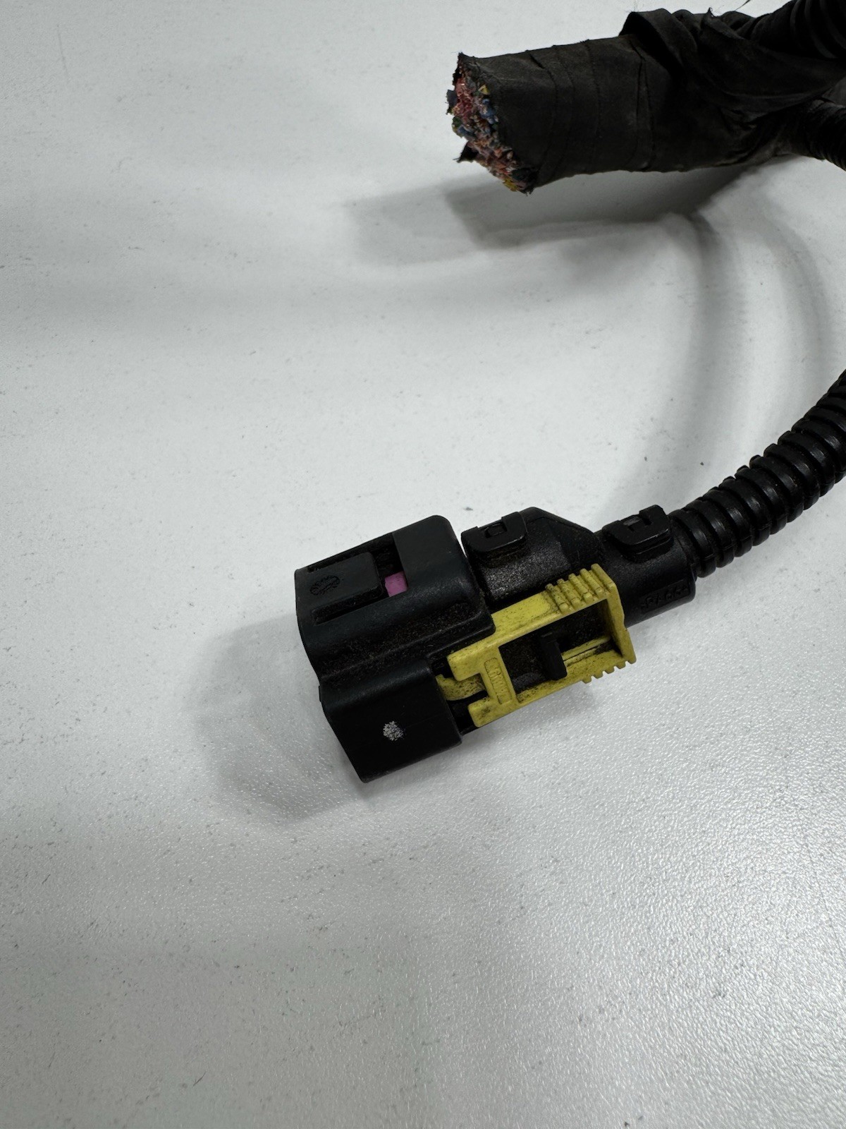 ✅2014-2019 MASERATI GHIBLI FRONT RIGHT FUSE BOX W HEADLIGHT WIRE HARNESS OEM