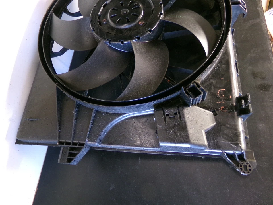 Ventilador radiador motor 1645000493 06-11 Mercedes Benz W164 ML500 ML350 R350 Foto 3 de 4