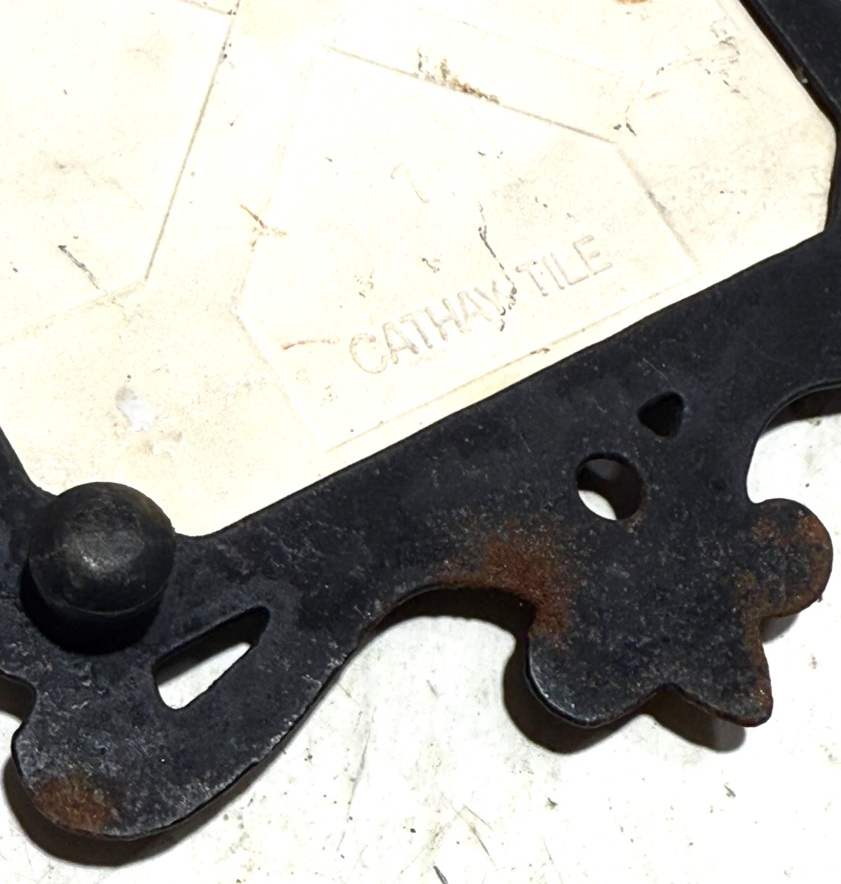 Tile And Cast Iron Trivet Cathay An Apple A Day Keeps Doctor Away Worm - product detail image 5