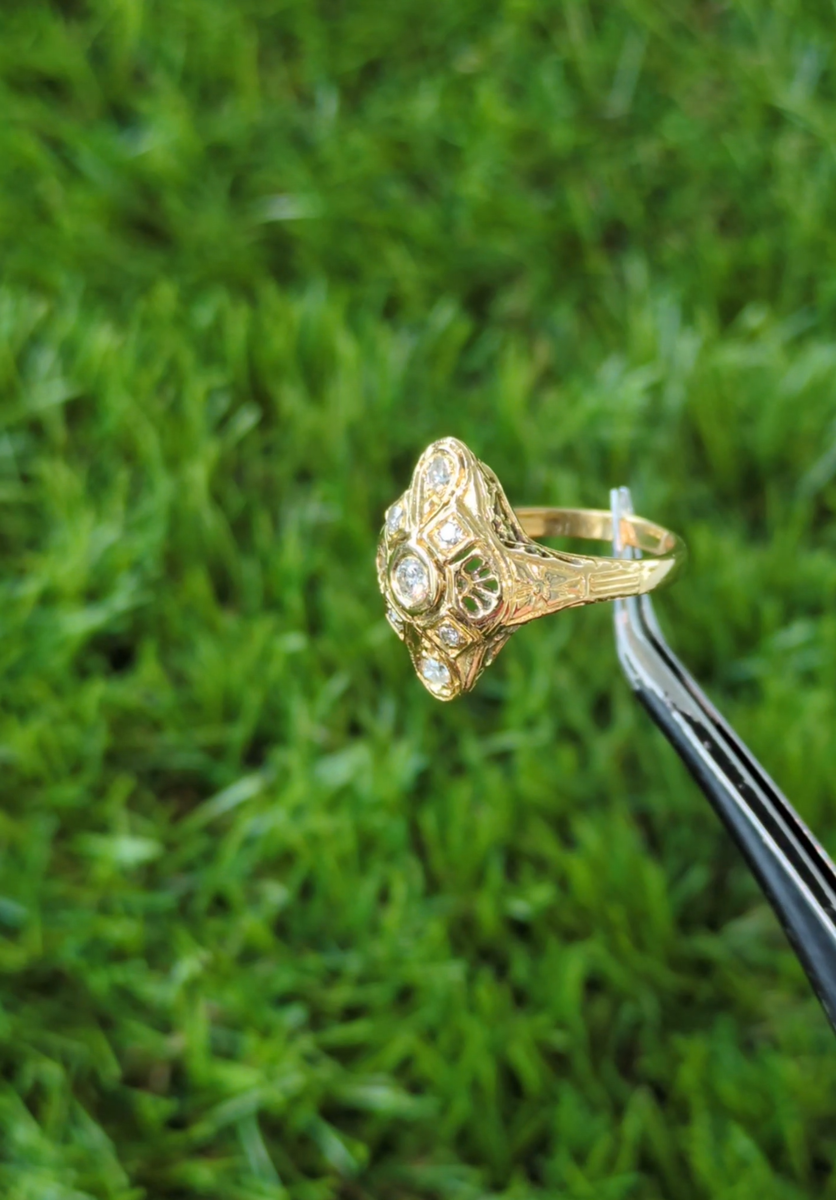 Vintage Art Deco 0.24ctw Diamond Filigree Ring 18k Yellow Vintage Art Deco 0.24ctw Diamond Filigree Ring 18k Yellow