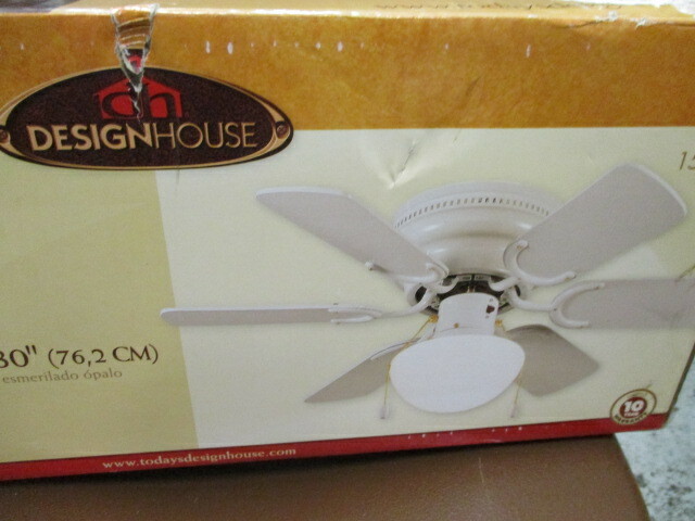 Home Trends White 30 Hugger Ceiling Fan W Light Kit Style