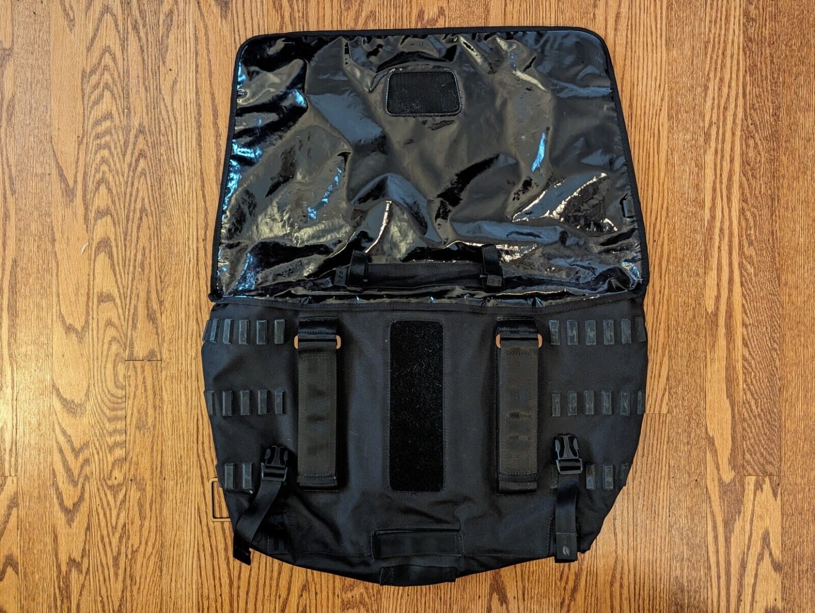 Incase Skate Messenger Bag - Black, 1680D nylon w… - image 3