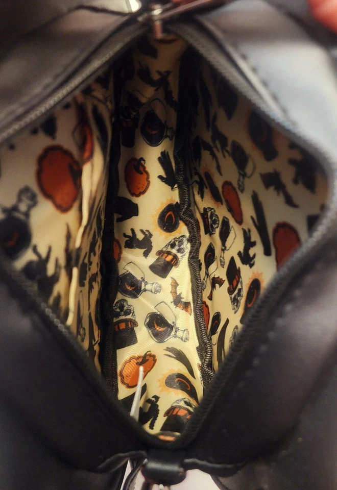 Lindo bolso de gato negro guiñando un ojo cosplay Halloween Foto 2 de 4