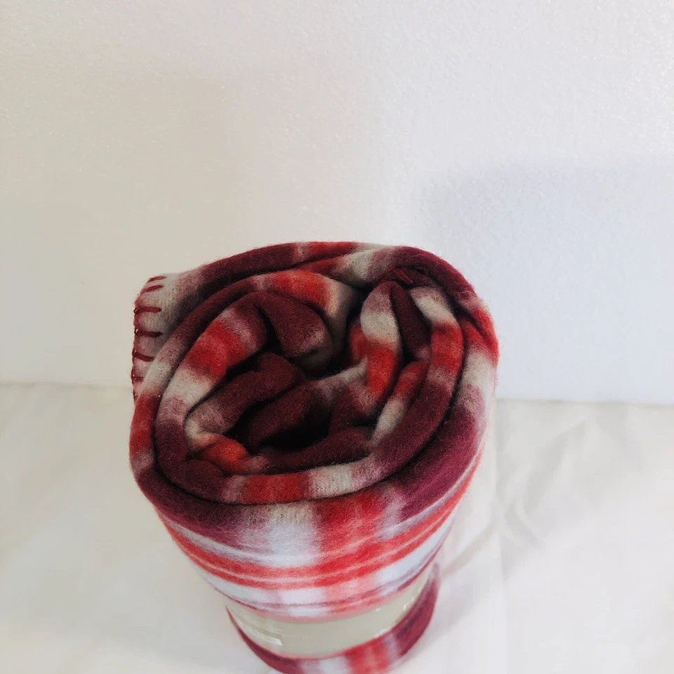 Cobertor branco vermelho Natal/Namorados macio e aconchegante 50”x60” - Imagem 4 de 4