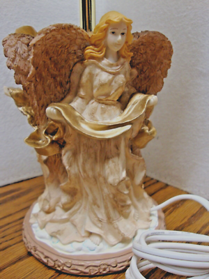 アンティーク　ポーセリアン　ポーセリン　ポーセラーツ　ランプ　ライト　エンジェル Vintage Mid-Century 3-Angel Ceramic Lamp White Resin Etched