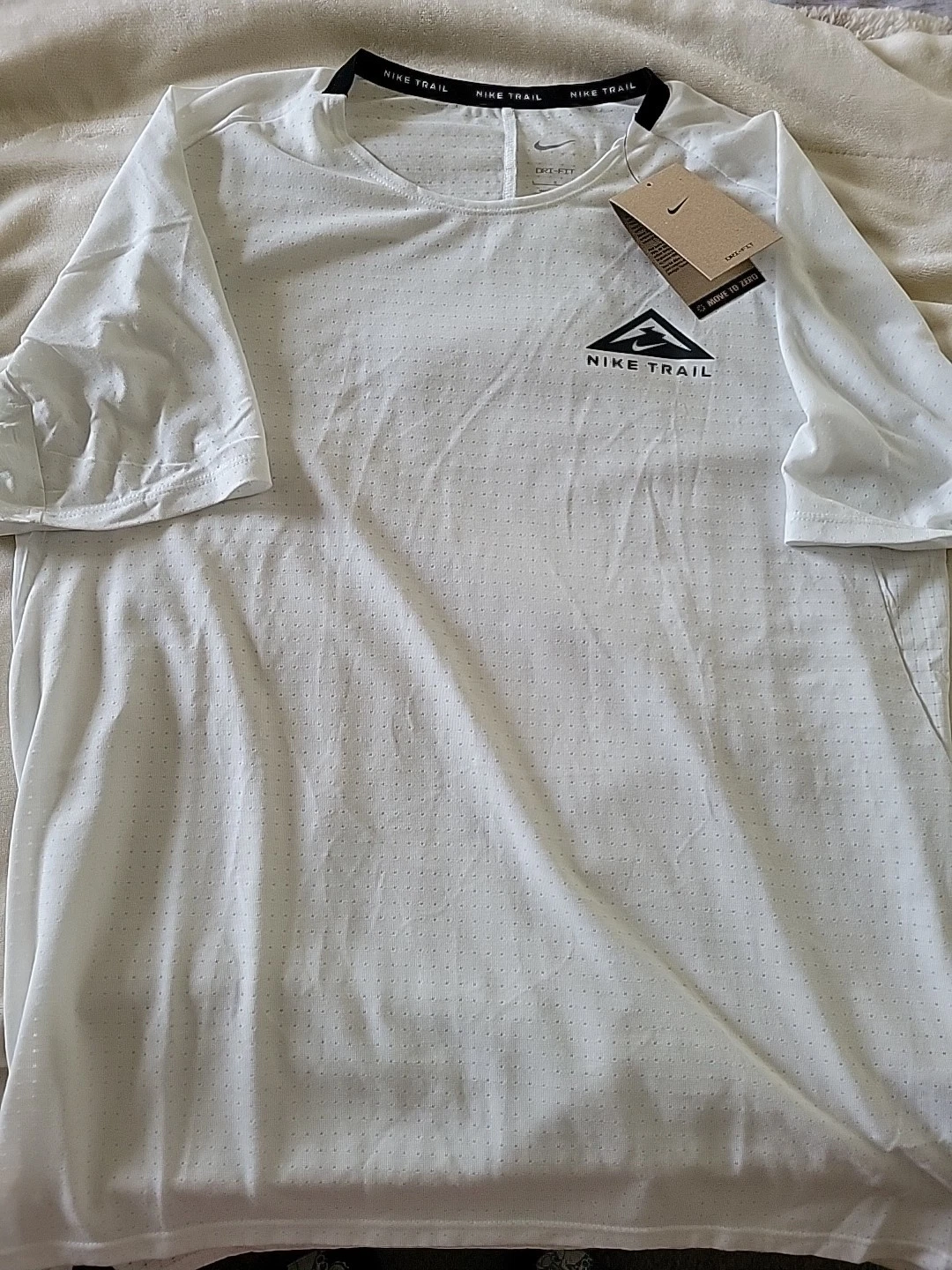 Nike DRI-FIT Trail Solar Chase Short-Sleeve Running Top DV9305-121 size Medium
Opens in a new window